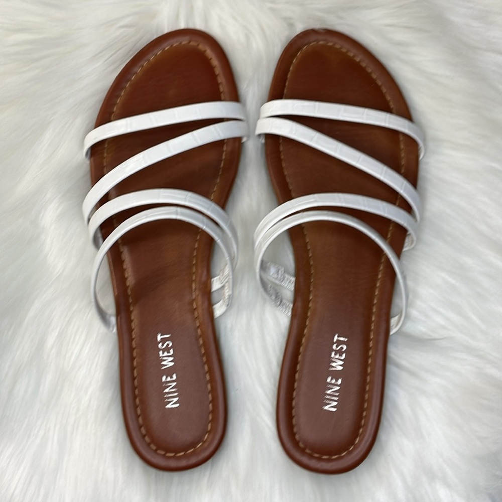 Nine West Strappy Slide flat Sandals 9 1/2 - Picture 1 of 10